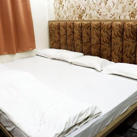 Hotel Malay Inn อุจเจน ภายนอก รูปภาพ