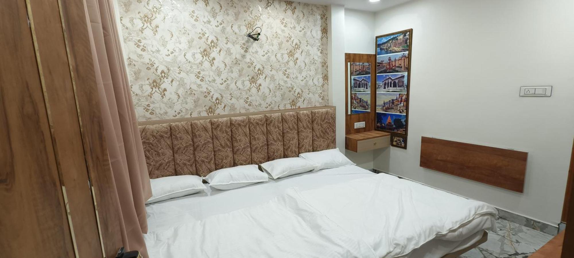 Hotel Malay Inn อุจเจน ภายนอก รูปภาพ