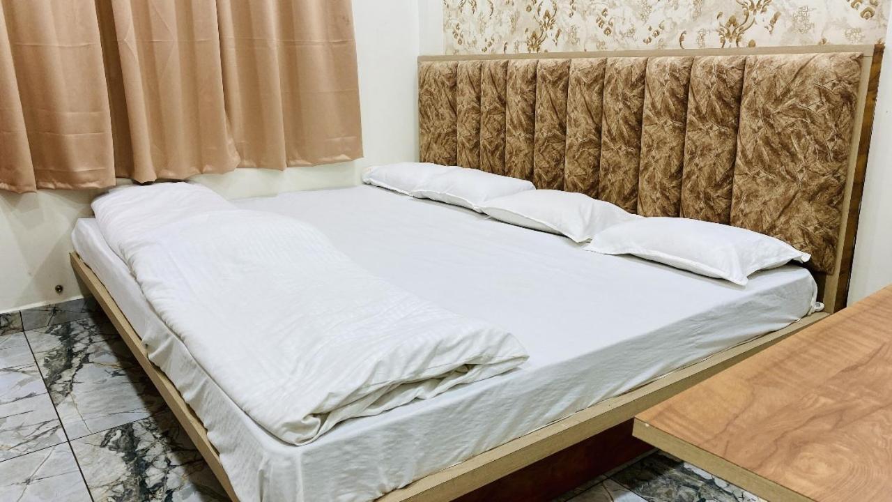 Hotel Malay Inn อุจเจน ภายนอก รูปภาพ