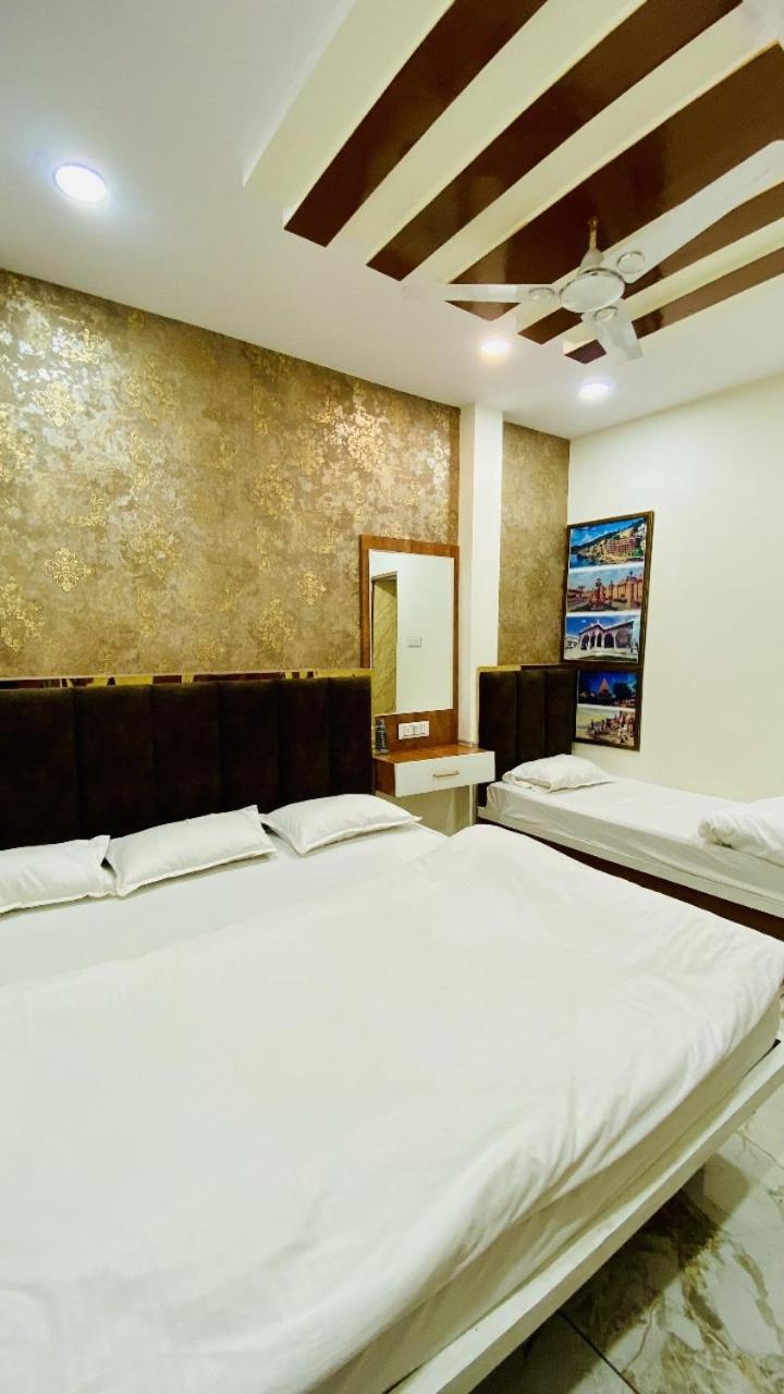 Hotel Malay Inn อุจเจน ภายนอก รูปภาพ