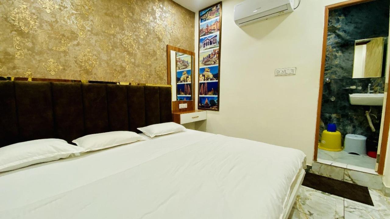 Hotel Malay Inn อุจเจน ภายนอก รูปภาพ