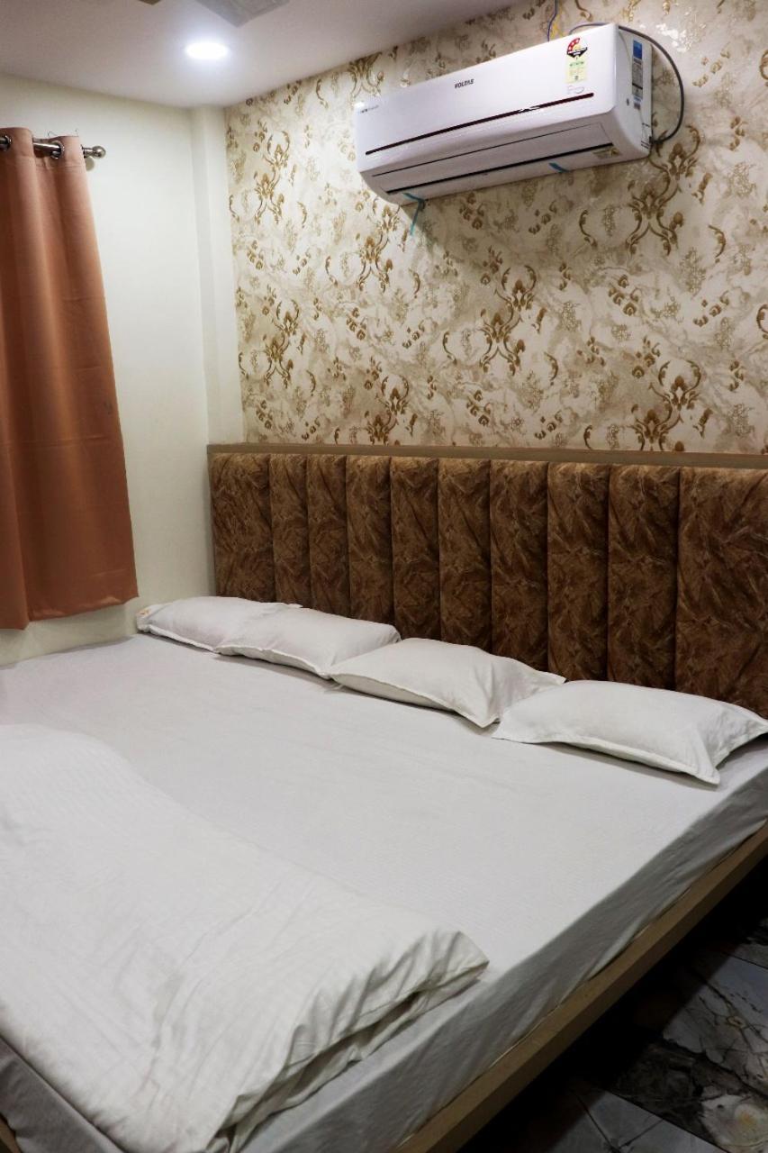 Hotel Malay Inn อุจเจน ภายนอก รูปภาพ