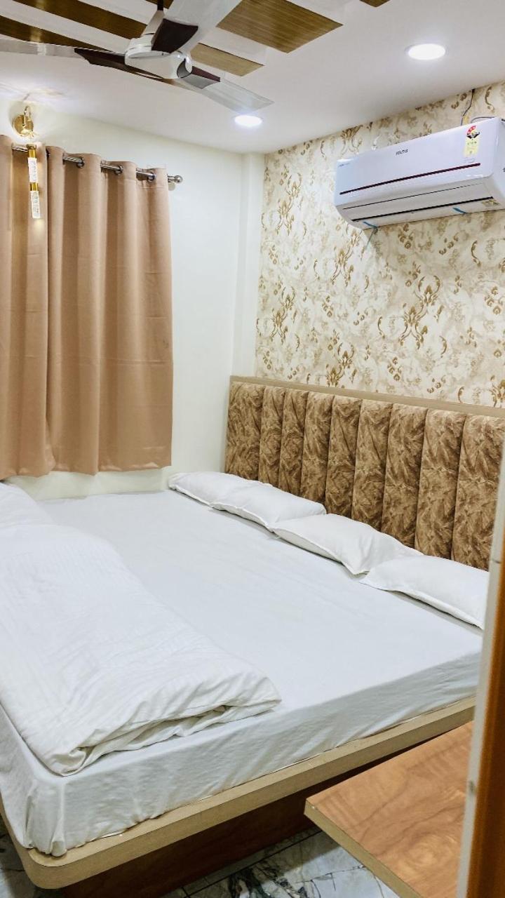 Hotel Malay Inn อุจเจน ภายนอก รูปภาพ