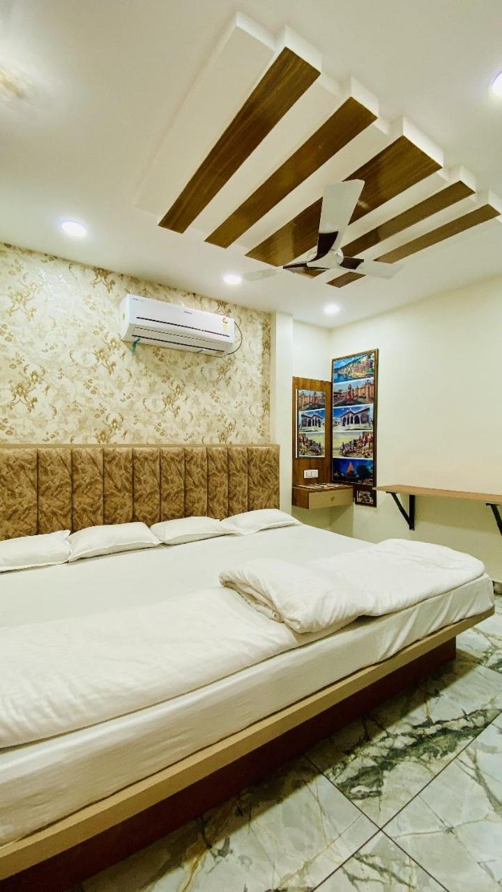 Hotel Malay Inn อุจเจน ภายนอก รูปภาพ