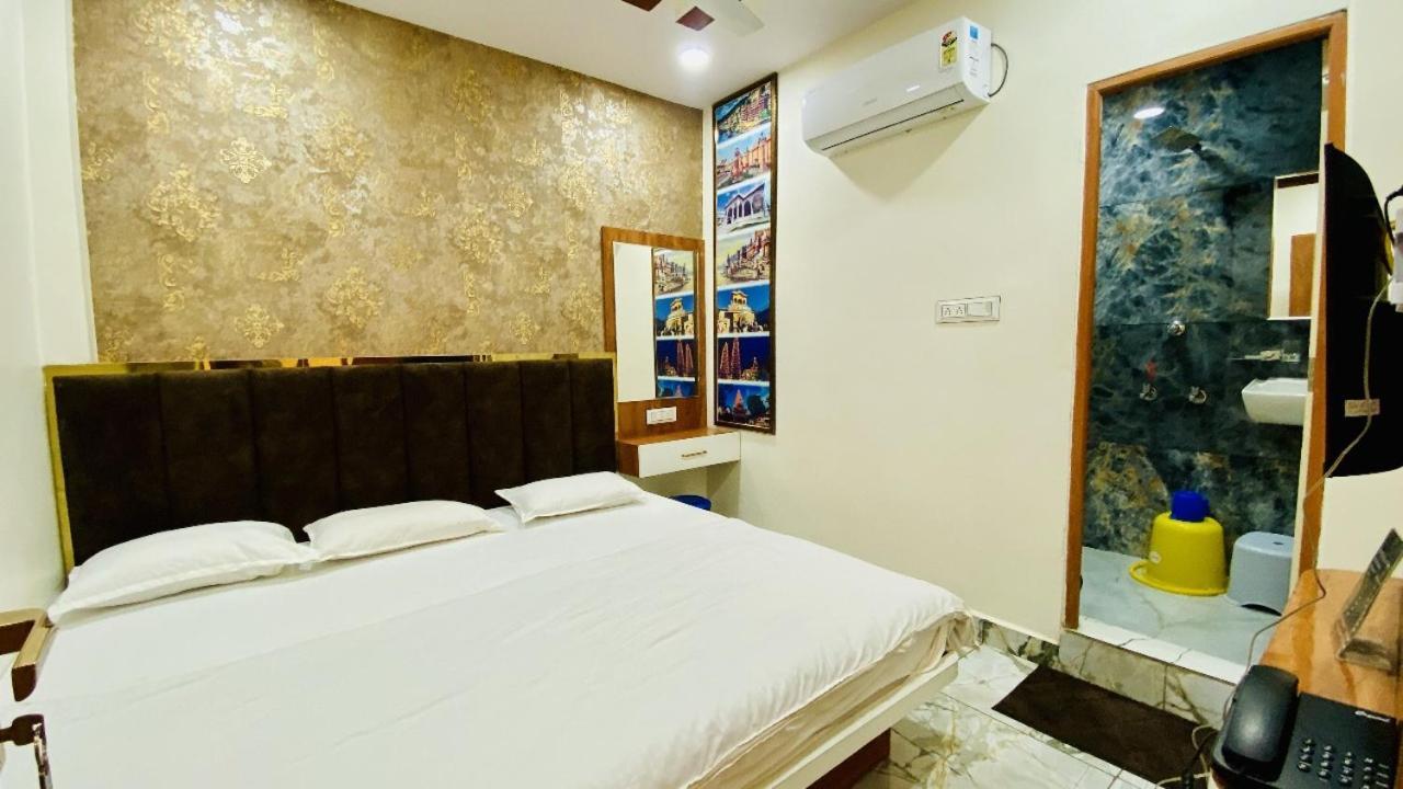 Hotel Malay Inn อุจเจน ภายนอก รูปภาพ