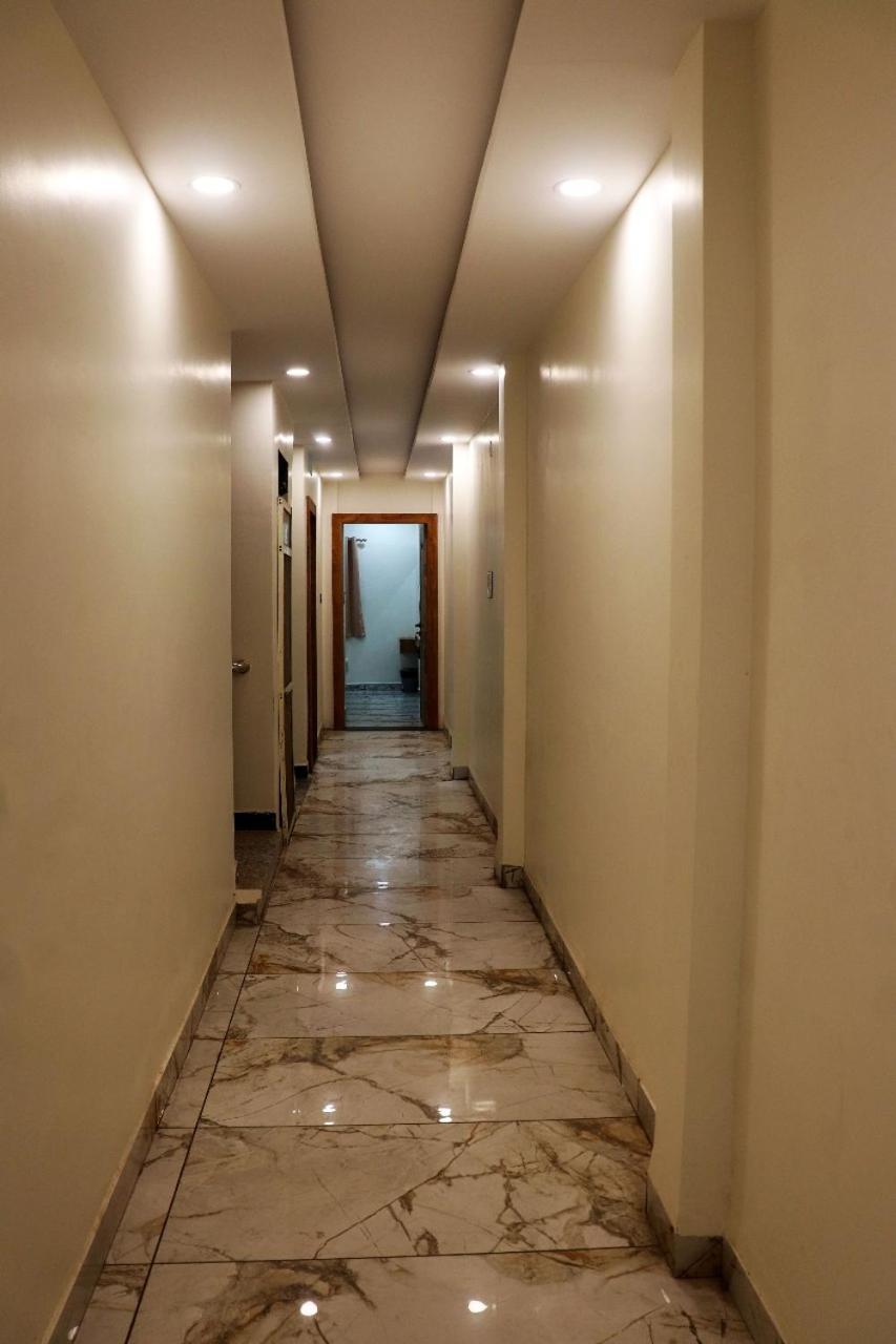 Hotel Malay Inn อุจเจน ภายนอก รูปภาพ